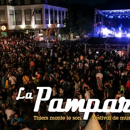 Maison 2 A 12 Personnes,quartier Residentiel