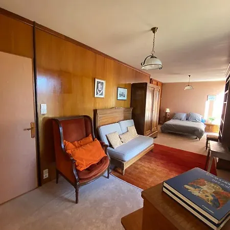 Maison 2 A 12 Personnes,quartier Residentiel Тьер