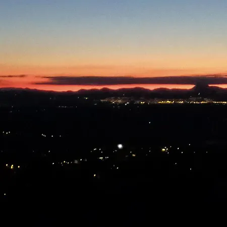 Maison 2 A 12 Personnes,quartier Residentiel